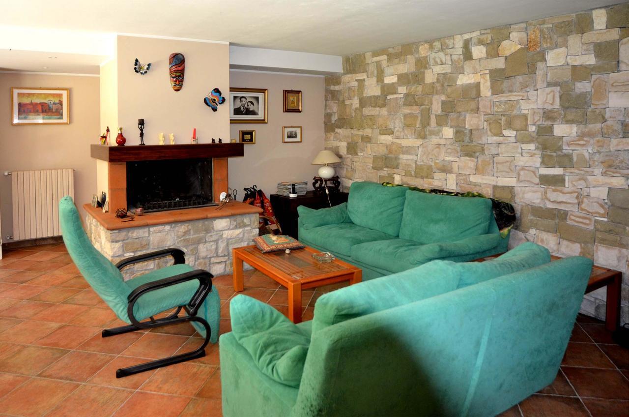 La Folaga Bed & Breakfast Гавирате Екстериор снимка