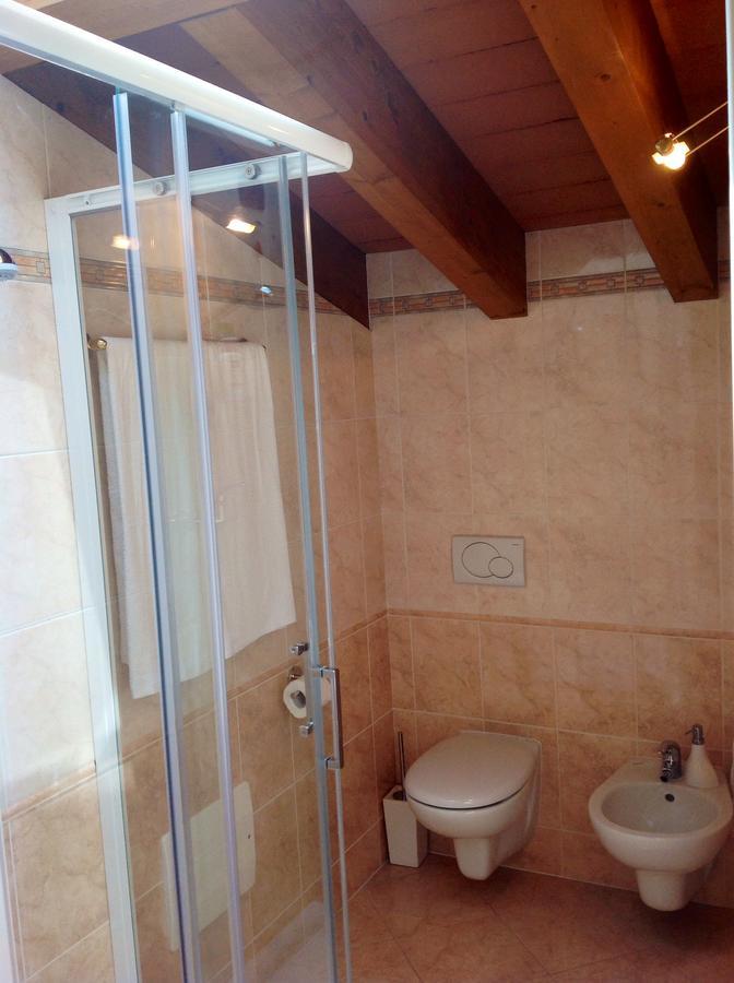 La Folaga Bed & Breakfast Гавирате Екстериор снимка