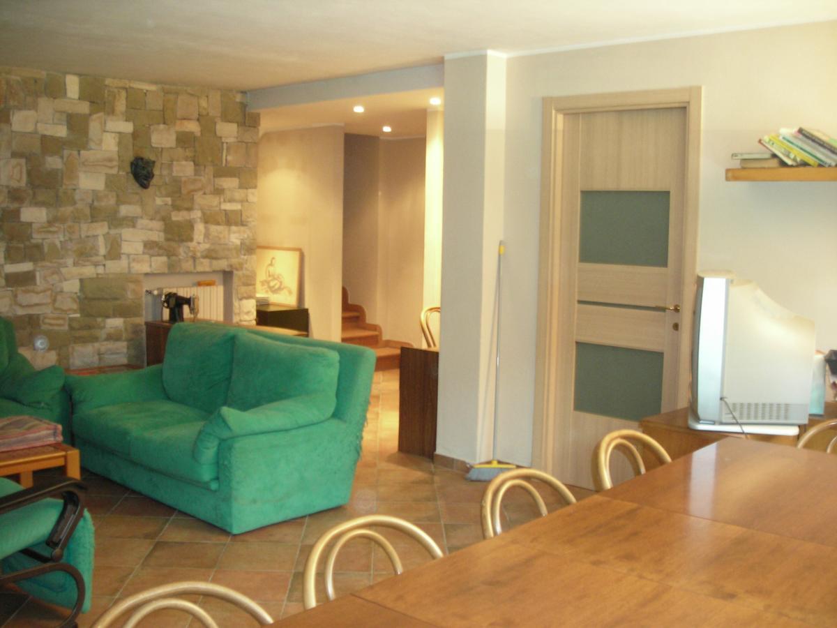 La Folaga Bed & Breakfast Гавирате Екстериор снимка
