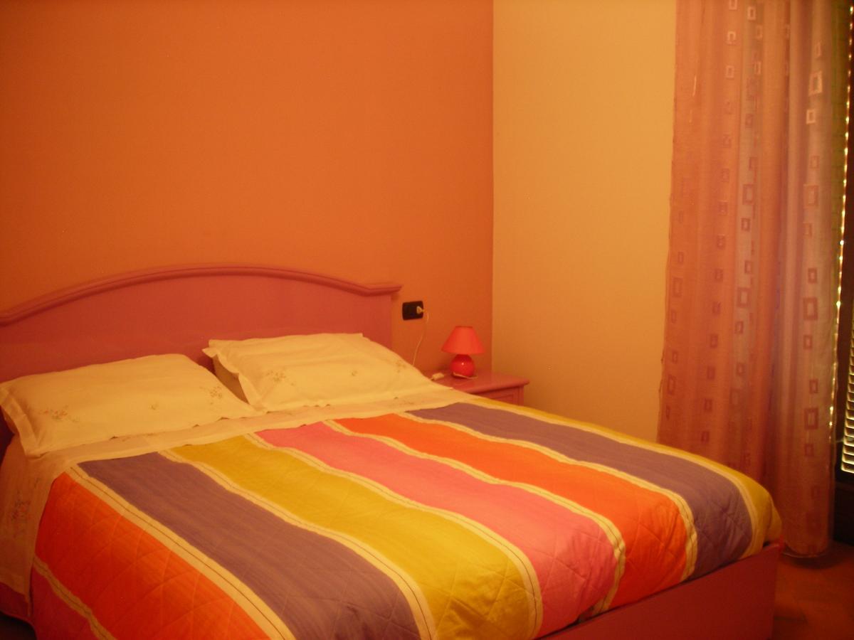 La Folaga Bed & Breakfast Гавирате Екстериор снимка