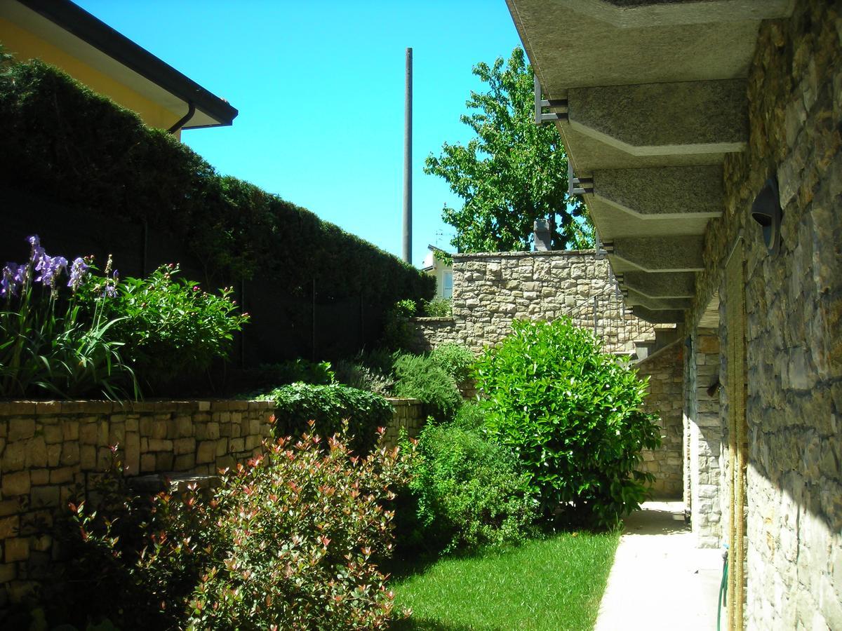 La Folaga Bed & Breakfast Гавирате Екстериор снимка