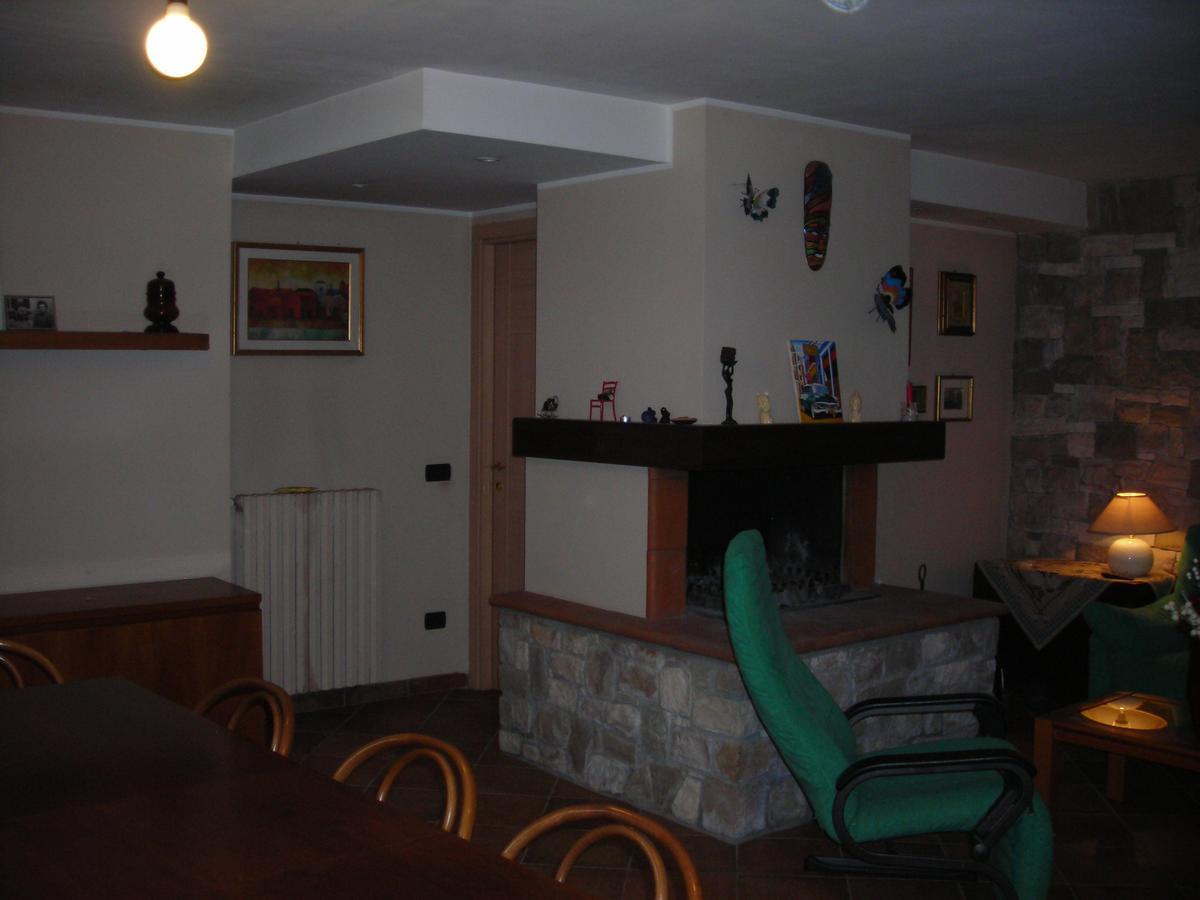 La Folaga Bed & Breakfast Гавирате Екстериор снимка