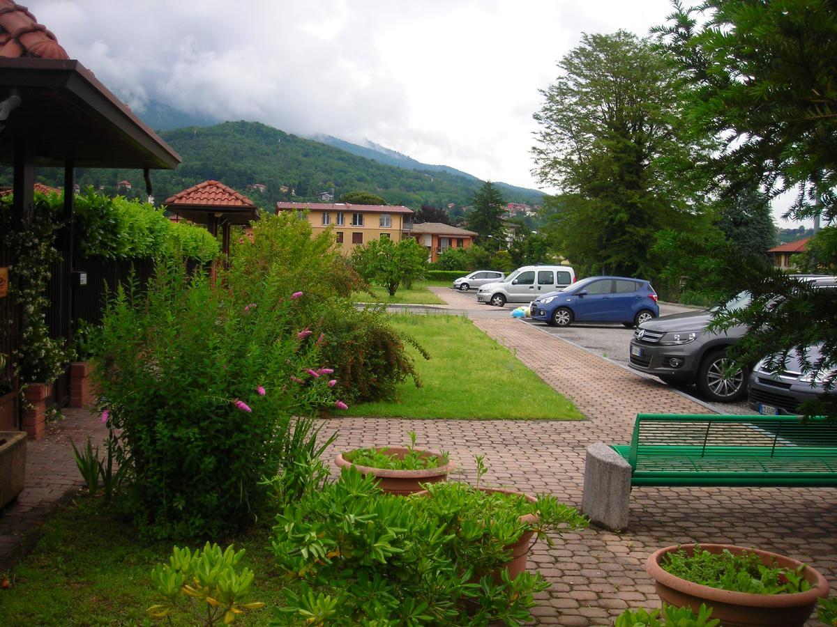 La Folaga Bed & Breakfast Гавирате Екстериор снимка