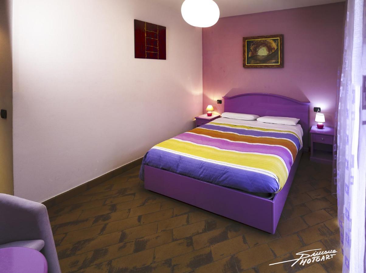 La Folaga Bed & Breakfast Гавирате Екстериор снимка
